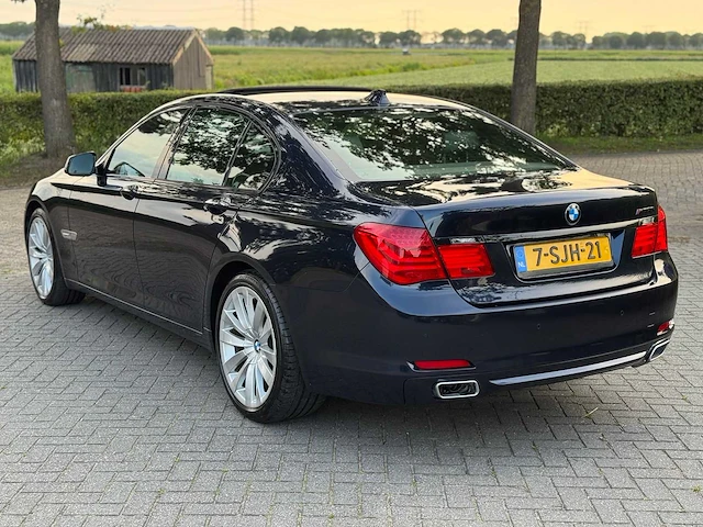 Bmw 7-serie 750i 4.4 v8 high executive 7-sjh-21 - afbeelding 23 van  29
