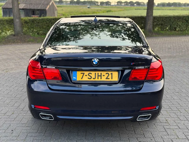 Bmw 7-serie 750i 4.4 v8 high executive 7-sjh-21 - afbeelding 24 van  29