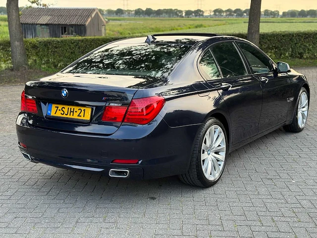 Bmw 7-serie 750i 4.4 v8 high executive 7-sjh-21 - afbeelding 25 van  29
