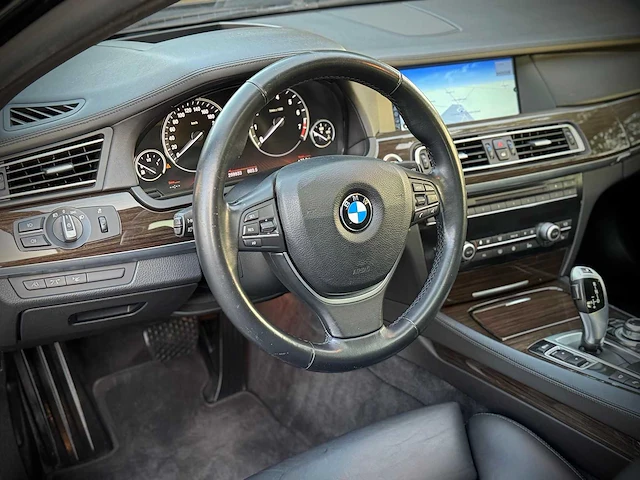 Bmw 7-serie 750i 4.4 v8 high executive 7-sjh-21 - afbeelding 29 van  29