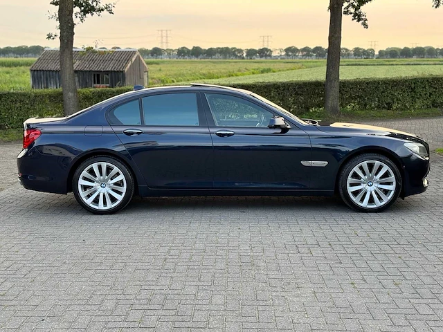 Bmw 7-serie 750i 4.4 v8 high executive 7-sjh-21 - afbeelding 26 van  29