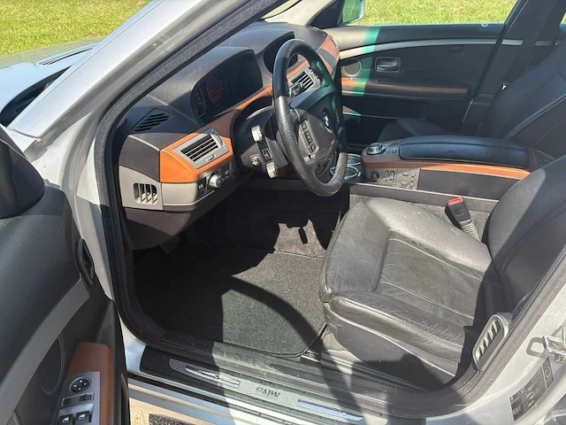 Bmw 7 serie 750i , l-344-kr - afbeelding 28 van  32