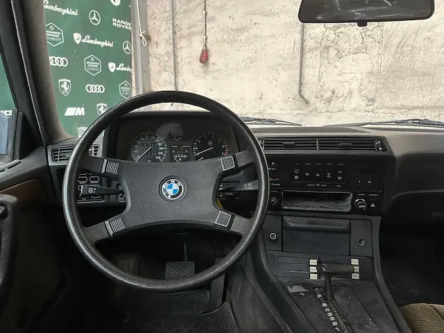 Bmw 732i (e23) 3.2 l6 197pk 1985 7-serie oldtimer - afbeelding 18 van  41