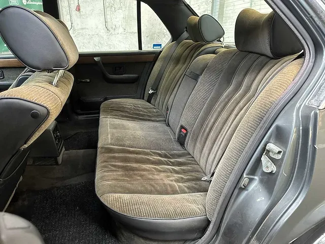 Bmw 732i (e23) 3.2 l6 197pk 1985 7-serie oldtimer - afbeelding 35 van  41
