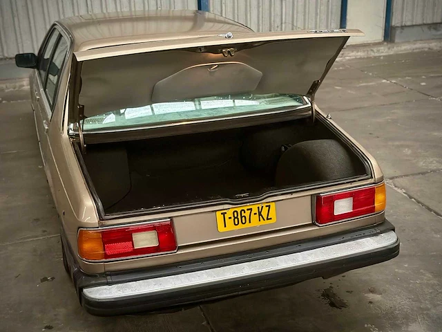 Bmw 733i automaat klassieker, t-867-kz - afbeelding 17 van  19