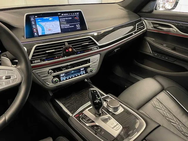 Bmw 740d m-sport xdrive high executive g11 340pk 2022 orig-nl 7-serie, p-964-rz - afbeelding 26 van  52
