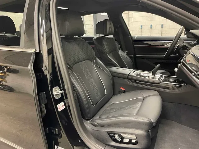 Bmw 740d m-sport xdrive high executive g11 340pk 2022 orig-nl 7-serie, p-964-rz - afbeelding 40 van  52