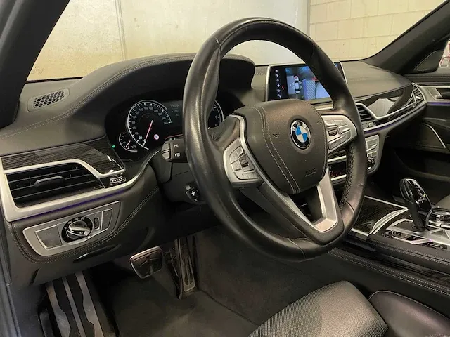 Bmw 740li xdrive high-executive m-sport shadow-line 7-serie facelift 2018 327pk lang, g-996-dl - afbeelding 18 van  67