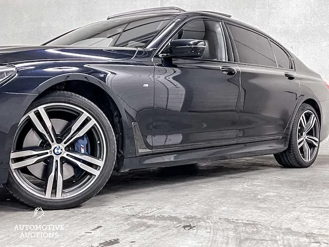 Bmw 740li xdrive high-executive m-sport shadow-line 7-serie facelift 2018 327pk lang, g-996-dl - afbeelding 34 van  67