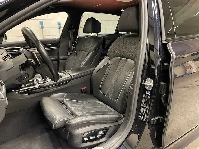 Bmw 740li xdrive high-executive m-sport shadow-line 7-serie facelift 2018 327pk lang, g-996-dl - afbeelding 55 van  67