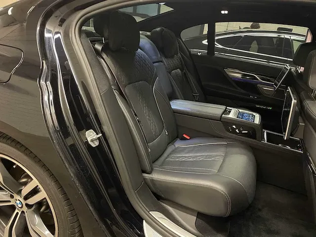 Bmw 740li xdrive high-executive m-sport shadow-line 7-serie facelift 2018 327pk lang, g-996-dl - afbeelding 60 van  67