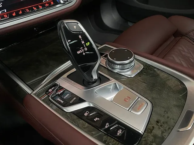 Bmw 745e m-sport high executive 398pk 2020 7-serie, j-756-gr - afbeelding 33 van  100