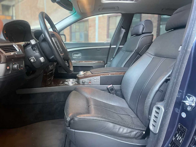 Bmw 745li lang executive e65 4.4 v8 333pk 2005 -youngtimer- - afbeelding 16 van  44
