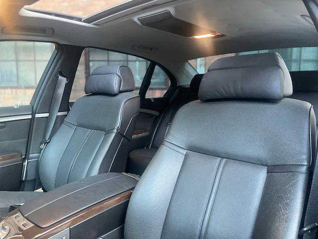 Bmw 745li lang executive e65 4.4 v8 333pk 2005 -youngtimer- - afbeelding 17 van  44