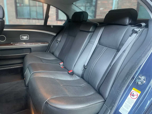 Bmw 745li lang executive e65 4.4 v8 333pk 2005 -youngtimer- - afbeelding 19 van  44