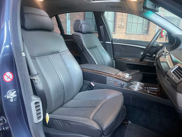 Bmw 745li lang executive e65 4.4 v8 333pk 2005 -youngtimer- - afbeelding 22 van  44