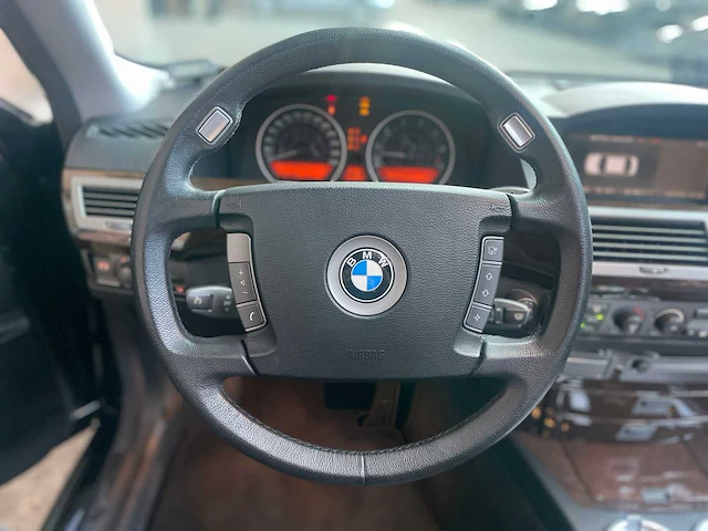 Bmw 745li lang executive e65 4.4 v8 333pk 2005 -youngtimer- - afbeelding 36 van  44