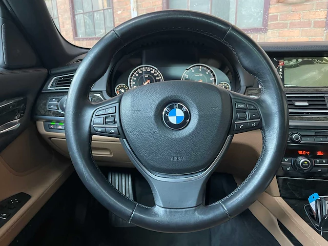 Bmw 750i xdrive high executive 449pk 2013 (origineel-nl) 7-serie, 32-zvg-3 - afbeelding 27 van  70