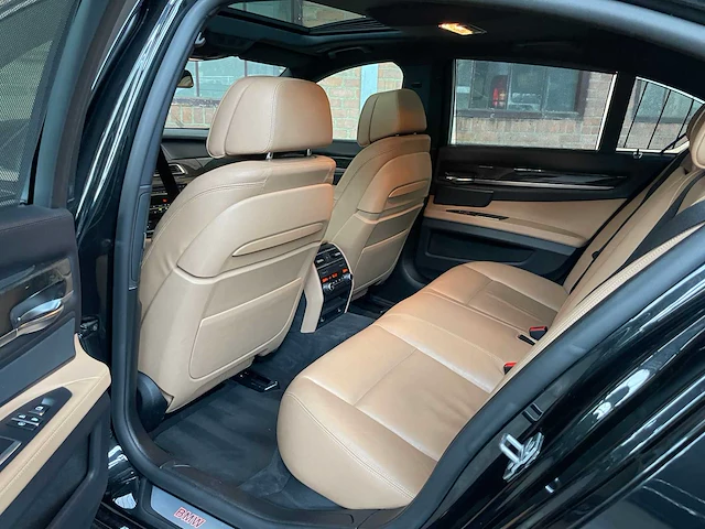 Bmw 750i xdrive high executive 449pk 2013 (origineel-nl) 7-serie, 32-zvg-3 - afbeelding 32 van  70