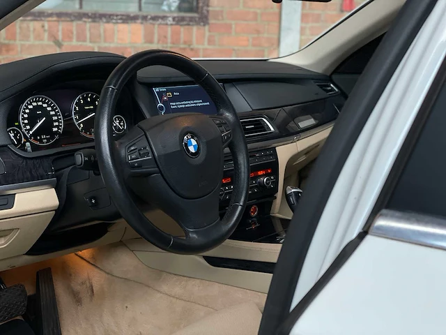 Bmw activehybrid7 f04 4.4 v8 465pk 2010 youngtimer - afbeelding 9 van  45