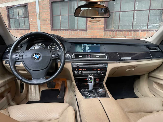 Bmw activehybrid7 f04 4.4 v8 465pk 2010 youngtimer - afbeelding 10 van  45