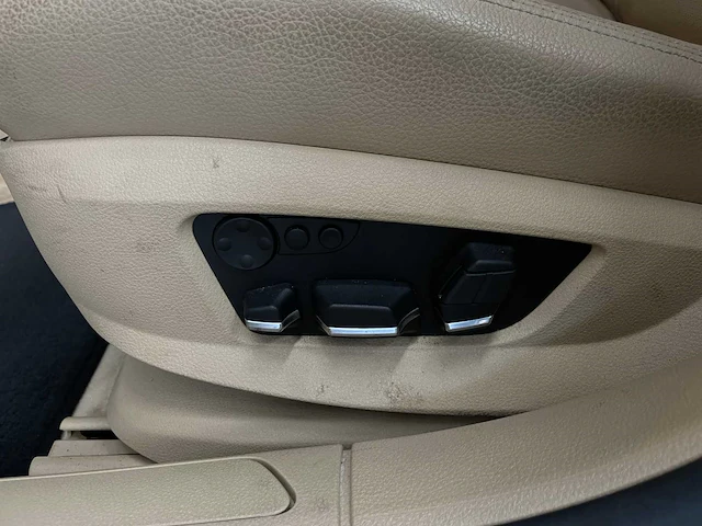 Bmw activehybrid7 f04 4.4 v8 465pk 2010 youngtimer - afbeelding 27 van  45
