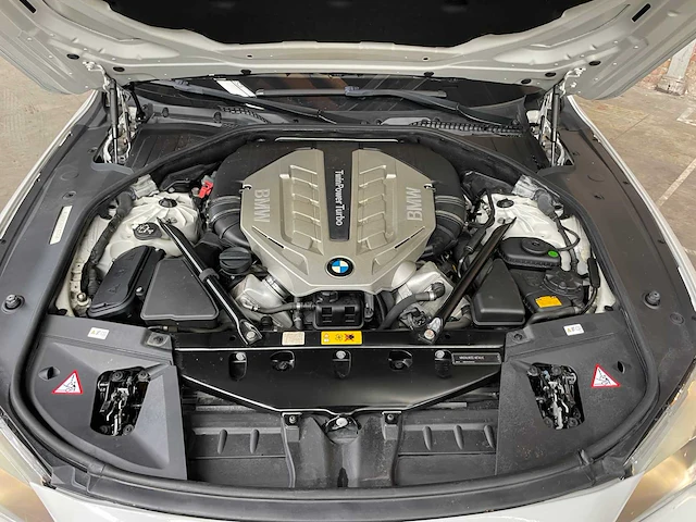 Bmw activehybrid7 f04 4.4 v8 465pk 2010 youngtimer - afbeelding 38 van  45
