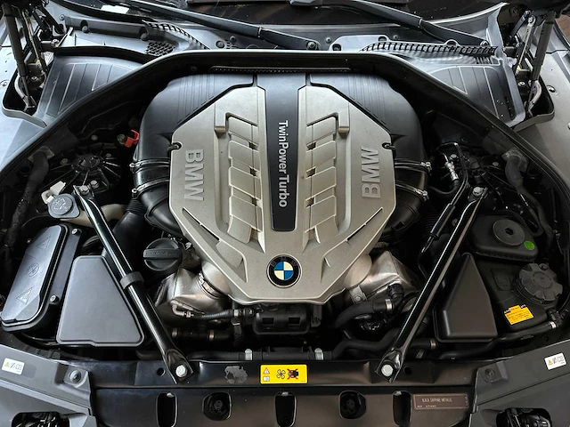 Bmw activehybrid7 f04 4.4 v8 465pk 2011 - afbeelding 29 van  37
