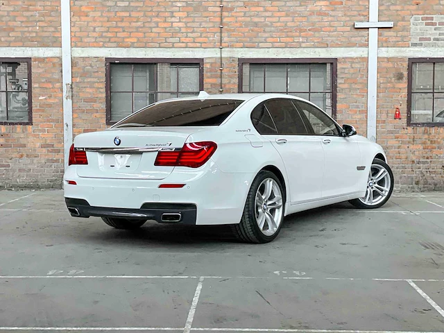 Bmw activehybrid7 m-sport 3.0 l6 354pk 2014 7-serie - afbeelding 2 van  48