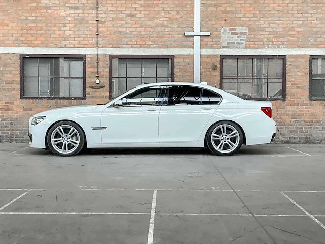 Bmw activehybrid7 m-sport 3.0 l6 354pk 2014 7-serie - afbeelding 7 van  48