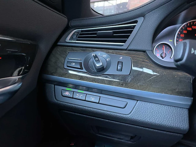 Bmw activehybrid7 m-sport 3.0 l6 354pk 2014 7-serie - afbeelding 16 van  48
