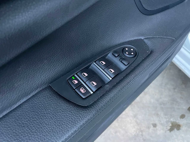 Bmw activehybrid7 m-sport 3.0 l6 354pk 2014 7-serie - afbeelding 28 van  48