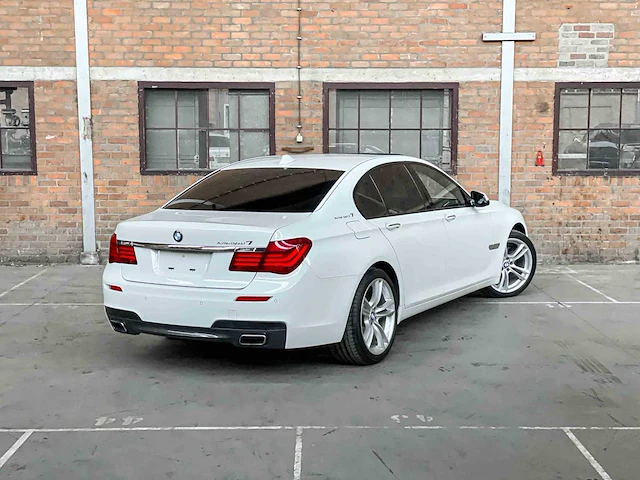 Bmw activehybrid7 m-sport 3.0 l6 354pk 2014 7-serie - afbeelding 23 van  48