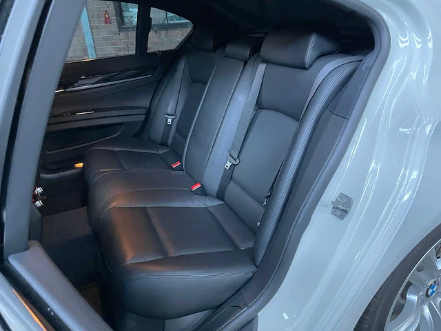 Bmw activehybrid7 m-sport 3.0 l6 354pk 2014 7-serie - afbeelding 37 van  48