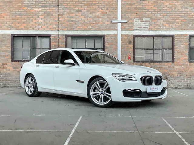 Bmw activehybrid7 m-sport 3.0 l6 354pk 2014 7-serie - afbeelding 45 van  48