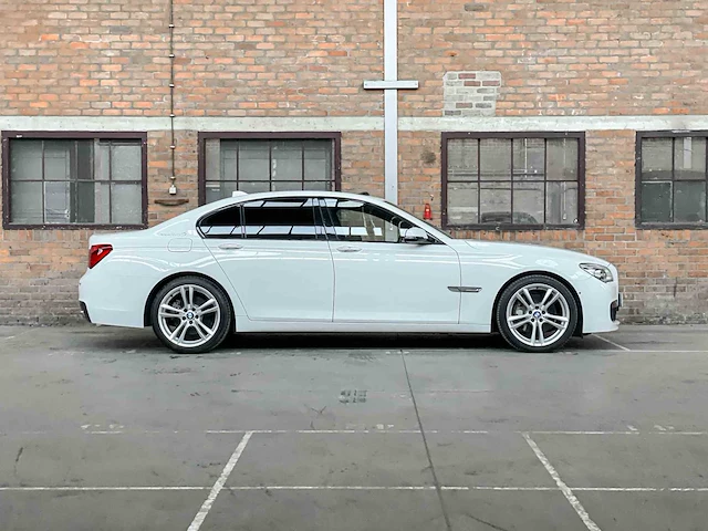 Bmw activehybrid7 m-sport 3.0 l6 354pk 2014 7-serie - afbeelding 47 van  48