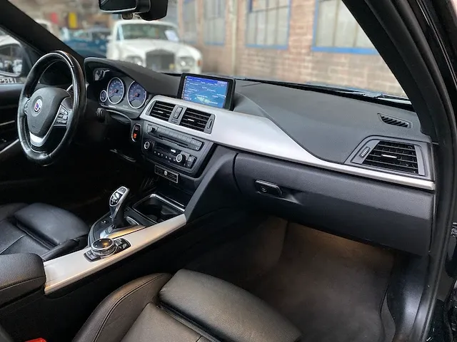 Bmw alpina b3-biturbo 2014 409pk 600nm f31, nl-kenteken - afbeelding 25 van  67
