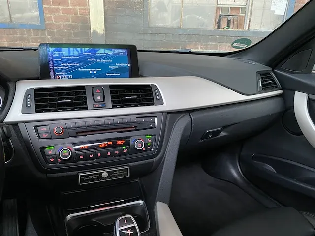 Bmw alpina b3-biturbo 2014 409pk 600nm f31, nl-kenteken - afbeelding 31 van  67