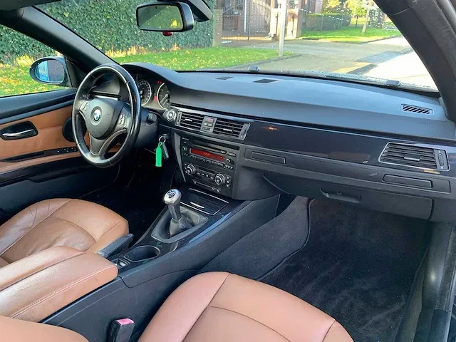 Bmw cabrio 320i executive, 42-xn-vx - afbeelding 2 van  18