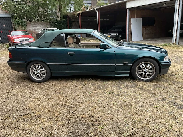 Bmw e36 318i cabriolet (1995) - afbeelding 31 van  35