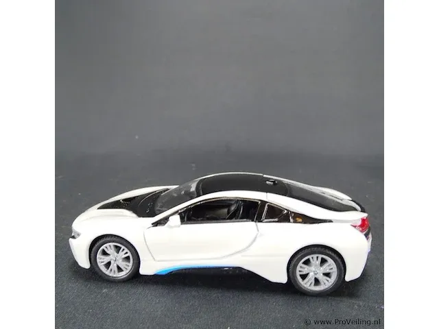 Bmw i8 wit-zwart - afbeelding 2 van  5