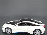 Bmw i8 wit-zwart - afbeelding 2 van  5