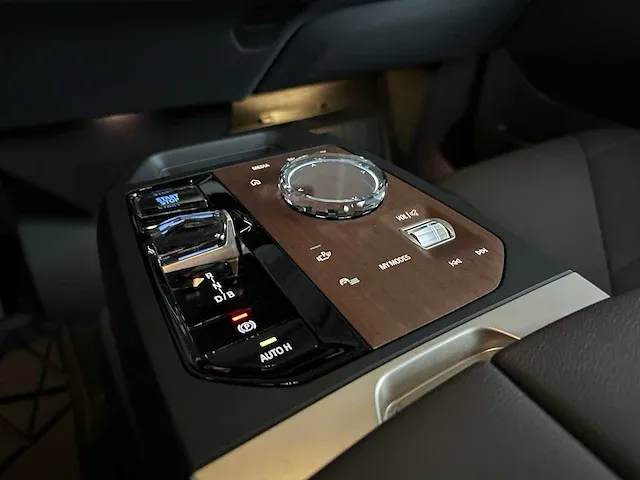 Bmw ix xdrive40 business high executive edition plus 77 kwh 326pk 2023 orig-nl, s-978-tg - afbeelding 24 van  50