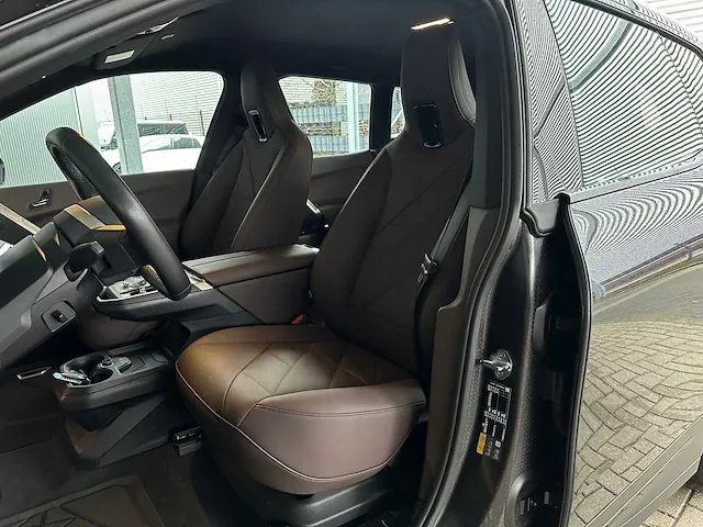 Bmw ix xdrive40 business high executive edition plus 77 kwh 326pk 2023 orig-nl, s-978-tg - afbeelding 39 van  50
