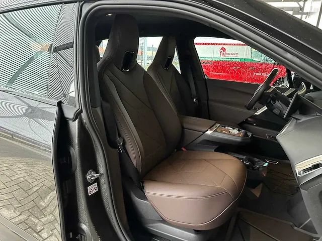 Bmw ix xdrive40 business high executive edition plus 77 kwh 326pk 2023 orig-nl, s-978-tg - afbeelding 41 van  50