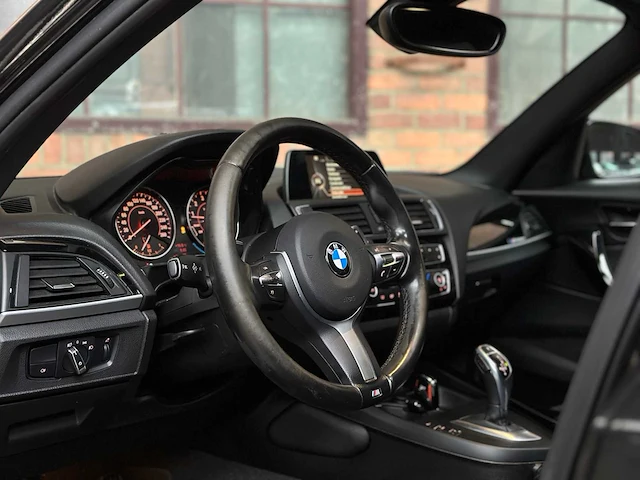 Bmw m135i centennial high executive 1-serie 326pk 2016, j-630-fn - afbeelding 17 van  41