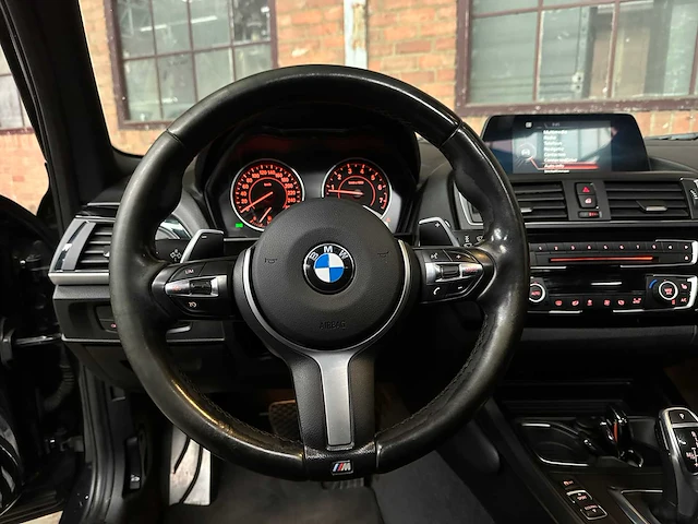 Bmw m135i centennial high executive 1-serie 326pk 2016, j-630-fn - afbeelding 18 van  41