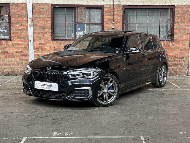 Bmw m135i centennial high executive 1-serie 326pk 2016, j-630-fn - afbeelding 1 van  41