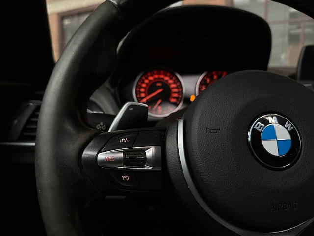 Bmw m135i centennial high executive 1-serie 326pk 2016, j-630-fn - afbeelding 21 van  41