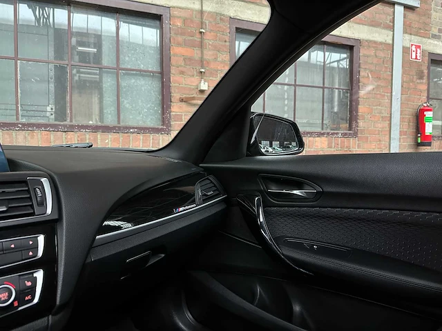 Bmw m135i centennial high executive 1-serie 326pk 2016, j-630-fn - afbeelding 30 van  41
